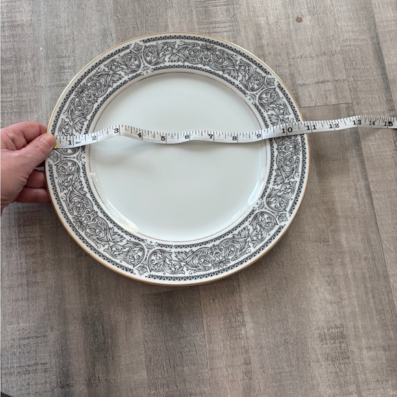 Mikasa 10.5 Inch Dinner Plate Brindisi Pattern - Picture 4 of 4